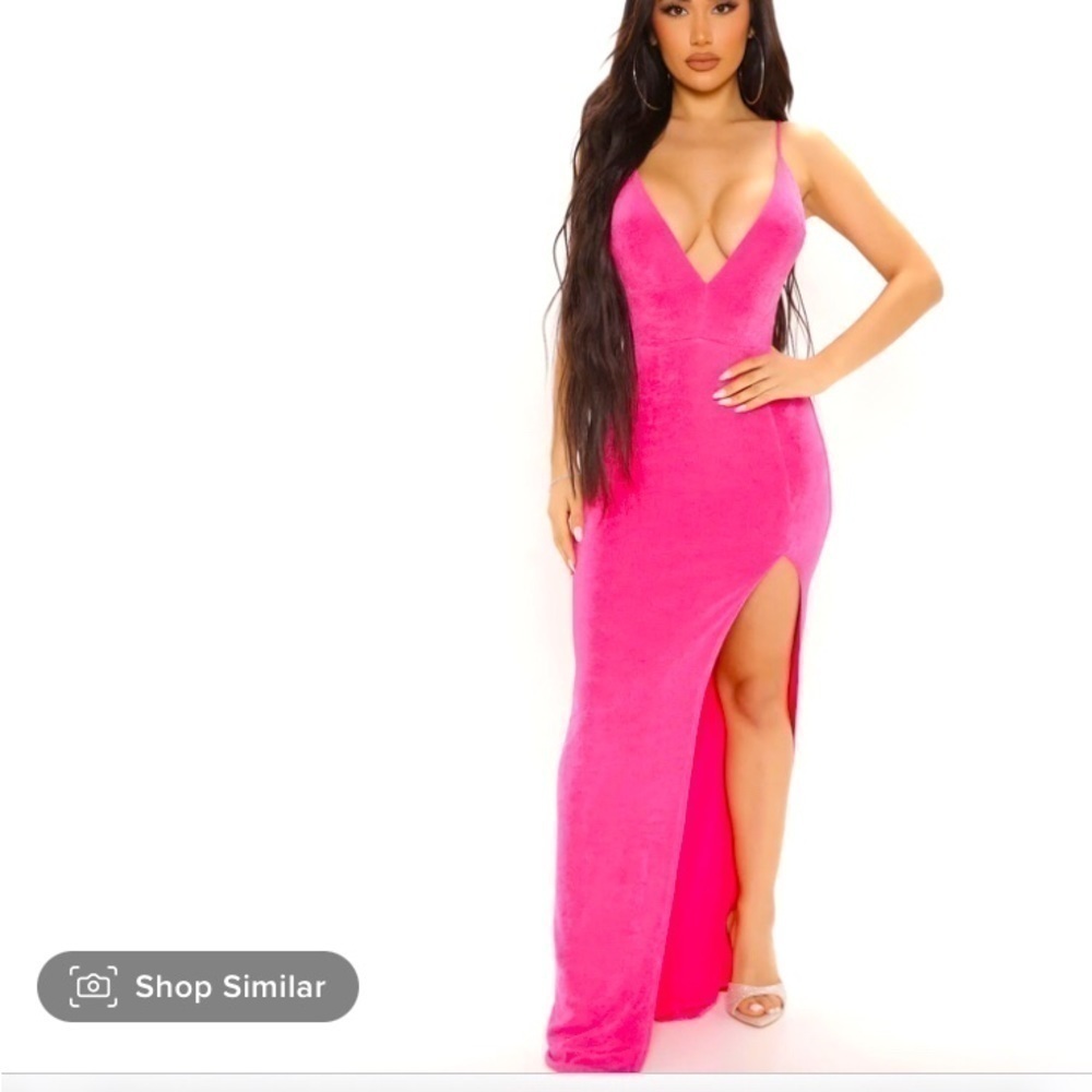 𝅺MAX dress sleeveless, slit  V neck ,stretch .